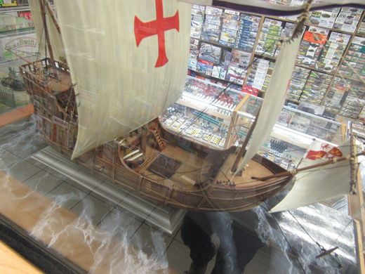 Каравелла Santa Maria эскадры Христофора Колумба, готовая модель + витрина