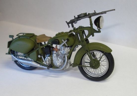 1/35 Мотоцикл ТІЗ-АМ-600 з кулеметом ДТ (AIM Fan Model 35001) збірна модель
