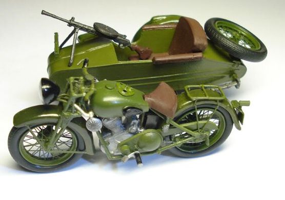1/35 Мотоцикл ТІЗ-АМ-600 з коляскою і кулеметом (AIM Fan Model 35002) збірна модель