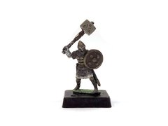 Дружинник с молотом, окрашенная миниатюра, Yal Миниатюра "Властелин Мира", металл, под 28-30 мм