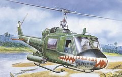 1/72 UH-1C Huey Gunship американский вертолет (Italeri 050) сборная масштабная модель