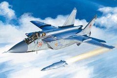 1/48 Самолет МиГ-31БМ с ракетой Х-47М2 "Кинжал" (Hobbyboss 81770), сборная модель