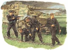 1/35 Suvivors, panzer crew (Kursk 1943), 4 фигуры (Dragon 6129)