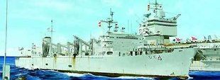 1/700 Судно обеспечения AOE Fast Combat Support Ship USS Detroit AOE-4 (Trumpeter 05786) сборная модель