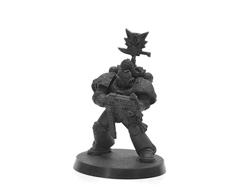 Десантник из ордена Космических Волков, миниатюра Warhammer 40k (Games Workshop), пластиковая