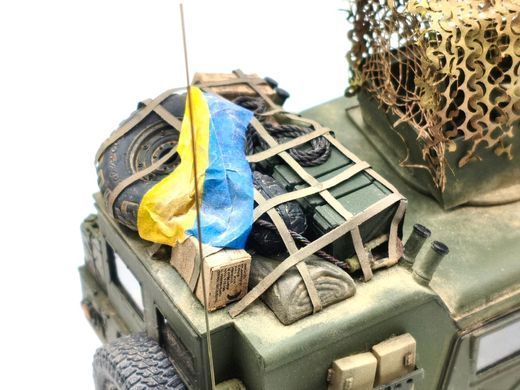 1/35 Автомобіль HMMWV Hummer Збройних Сил України, готова модель