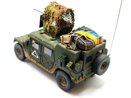 1/35 Автомобіль HMMWV Hummer Збройних Сил України, готова модель