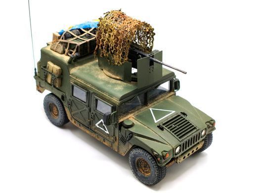 1/35 Автомобіль HMMWV Hummer Збройних Сил України, готова модель