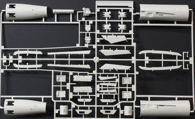 1/48 Су-17/Су-22УМ-3К радянський винищувач-бомбардувальник (Zimi Model/Kitty Hawk 80147), збірна модель