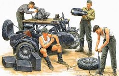1/35 German Motorcycle Repair Crew (Master Box 3560)