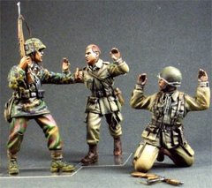1:35 Пленные американские парашютисты и рядовой СС, 1944 г., 3 фигуры