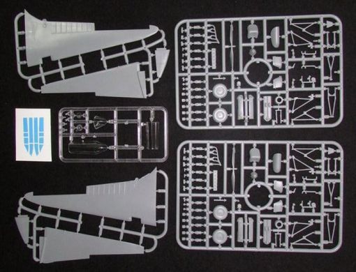 1/48 De Havilland DH.88 Comet спортивний&nbsp;літак (MikroMir 48-017), збірна модель