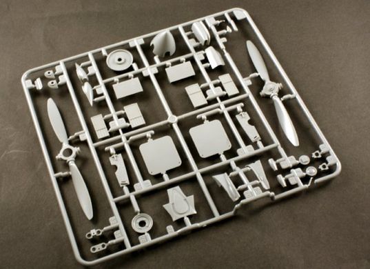1/32 Винищувач&nbsp;Spitfire Mk.VIII австралійських/канадських/американських ВПС (Tamiya 60320), збірна модель