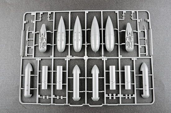 1/24 Junkers Ju-87B-2 Stuka немецкий пикирующий бомбардировщик (Trumpeter 02421), сборная модель
