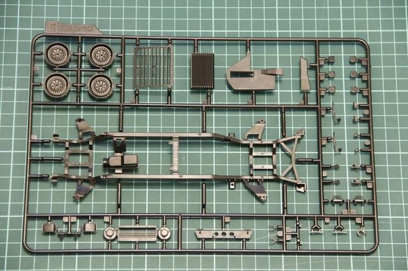 1/24 Автомобіль Hummer H1 (Meng Model CS-002) збірна модель
