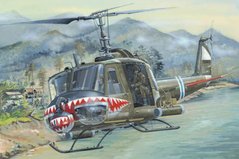 1/18 Гелікоптер UH-1B Huey (Hobbyboss 81806), збірна модель