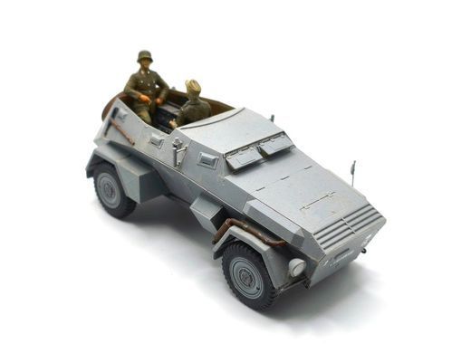 1/35 Sd.Kfz.247 Ausf.B немецкий командирский бронеавтомобиль с фигурами, готовая модель авторской работы
