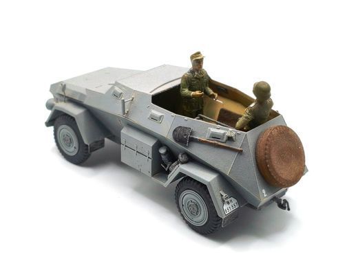 1/35 Sd.Kfz.247 Ausf.B немецкий командирский бронеавтомобиль с фигурами, готовая модель авторской работы