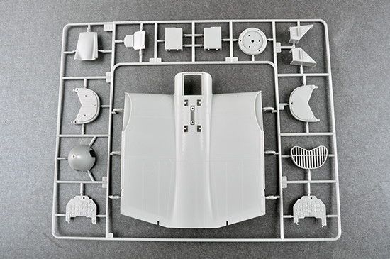 1/24 Junkers Ju-87B-2/U4 Stuka немецкий пикирующий бомбардировщик (Trumpeter 02422), сборная модель