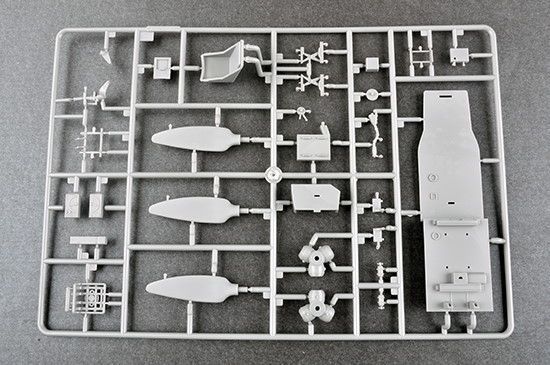 1/24 Junkers Ju-87B-2/U4 Stuka немецкий пикирующий бомбардировщик (Trumpeter 02422), сборная модель