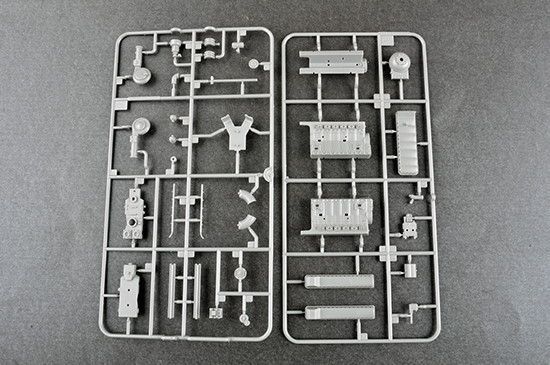 1/24 Junkers Ju-87B-2/U4 Stuka немецкий пикирующий бомбардировщик (Trumpeter 02422), сборная модель