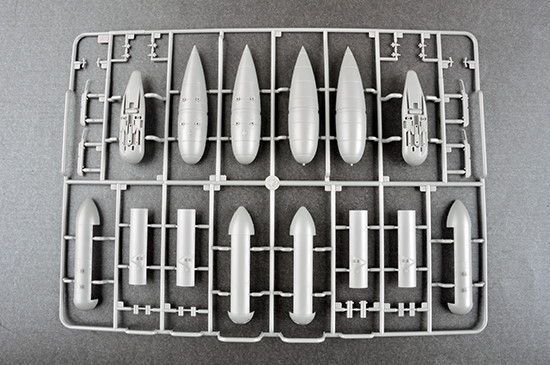 1/24 Junkers Ju-87B-2/U4 Stuka немецкий пикирующий бомбардировщик (Trumpeter 02422), сборная модель