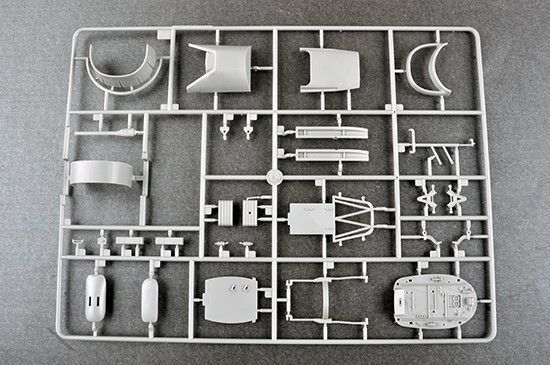 1/24 Junkers Ju-87B-2/U4 Stuka немецкий пикирующий бомбардировщик (Trumpeter 02422), сборная модель