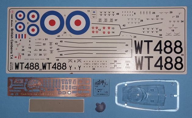 1/72 English Electric Canberra T.4 британський навчально-тренувальний літак&nbsp;(AMP 72-01 LIM), збірна модель