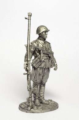 54 мм Наводчик протитанкової рушниці молодший сержант піхоти Червоної Армії, СРСР 1943-45 років (EK Castings WWII-4), колекційна олов'яна мініатюра