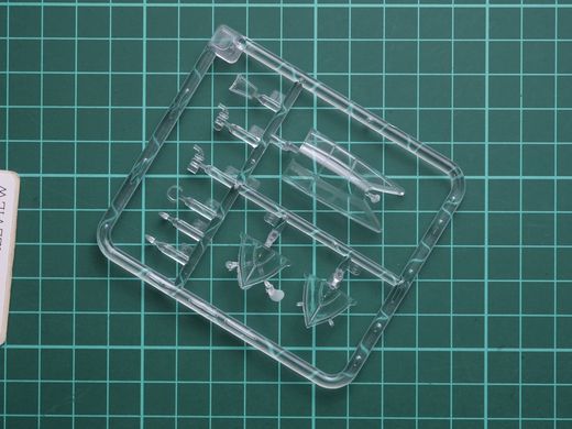 1/48 Винищувач Thunderbolt Mk.I Королівських ВПС, серія Basic Kit (Miniart 48033), збірна модель