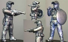 HassleFree Miniatures - Riot cop Neil - HF-HFA034