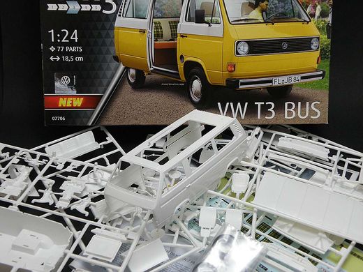 1/24 Автомобиль Volkswagen VW T3 Bus (Revell 07706), сборная модель