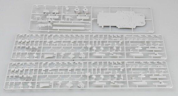 1/350 Русский крейсер "Адмирал Ушаков" (бывш. &ldquo;Киров&rdquo;) (Trumpeter 04520), сборная модель