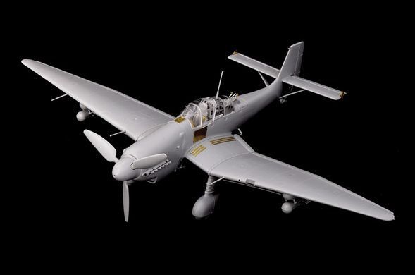 1/48 Junkers Ju-87D-5 Stuka германский пикирующий бомбардировщик (Italeri 2709), сборная модель