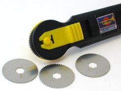 Прокатка для имитации клепки + 4 диска с разным шагом клепки (Master Tools 09910 Hobby Rivet Maker)