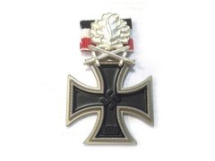 Копія німецької нагороди "Лицарський хрест Залізного хреста з дубовим листям та мечами" (версія 1939 року), металева