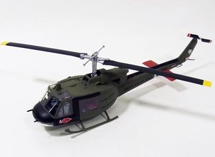 1/48 Bell UH-1C 120th AHC вертолет, готовая модель (EasyModel 39316)