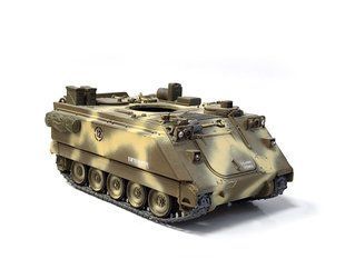 1/35 Бронетранспортер M113, недобудована модель (відсутня башта та сегмент гусениць)