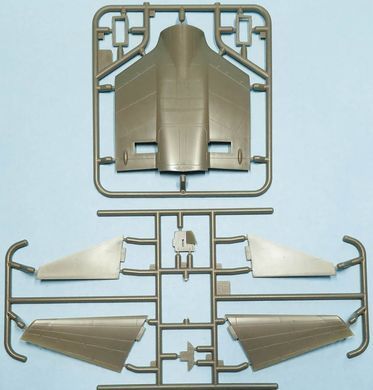 1/144&nbsp;Douglas&nbsp;DC-8-32 "SwissAir" пасажирський літак (X-Scale 144002), збірна модель