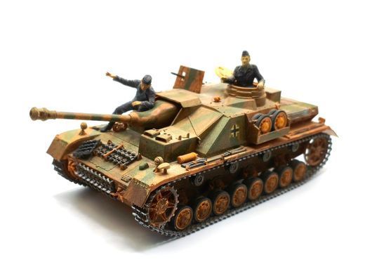 1/35 Sturmgeschutz IV німецька САУ з фігурами, готова модель авторської роботи