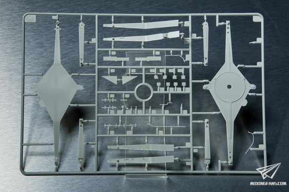 1/35 Германская ракета Rheinmetall "Rheintochter" R-2 на пусковой установке (Bronco Models CB35050), сборная модель