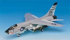 F-8J Crusader ВМФ США 1:72