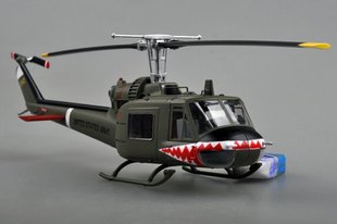 1/48 Bell UH-1C 174th AHC gun platoon, готовая модель (EasyModel 39318)