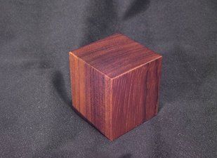 Andrea Підставка з дерева бубинга коричнева 46x46x50 мм