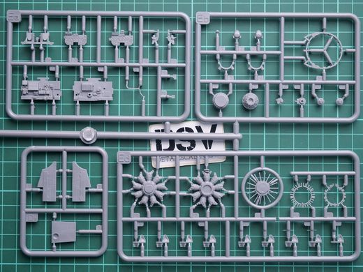 1/48 Винищувач P-47M Thunderbolt&nbsp;(Dorsal Fin) зі спинним хвостовим гребенем, серія Basic Kit (Miniart 48060), збірна модель