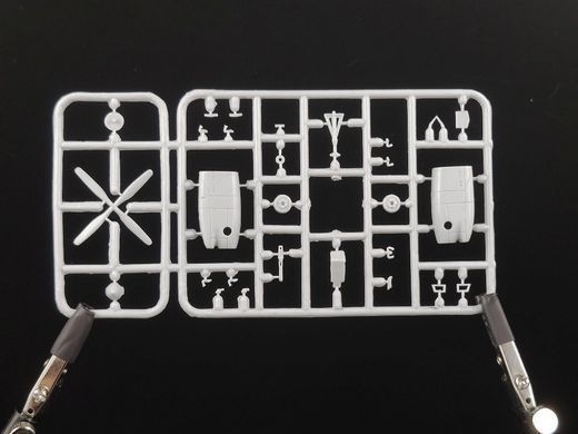 1/72&nbsp;Beechcraft 350 King Air пасажирський літак&nbsp;(A&A Models 7226), збірна модель