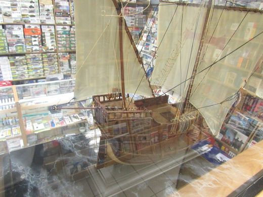 Каравелла Santa Maria эскадры Христофора Колумба, готовая модель + витрина