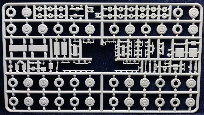 1/72 Американський тягач Diamond T981 із 45-тонною платформою (GMU 72004), збірна модель