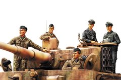 1/35 Германские танкисты, Нормандия 1944 года, 5 фигур (HobbyBoss 84401), пластик