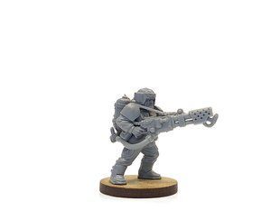 Cadian Shock Trooper with Flamer, миниатюра Warhammer 40.000, пластиковая (Games Workshop)